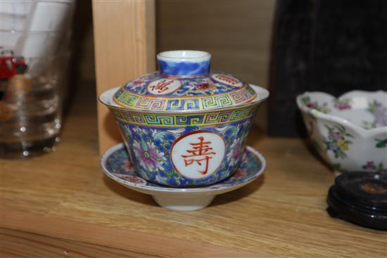 A 17th century Chinese wucai vase, two teabowls and a shrine tallest 16cm